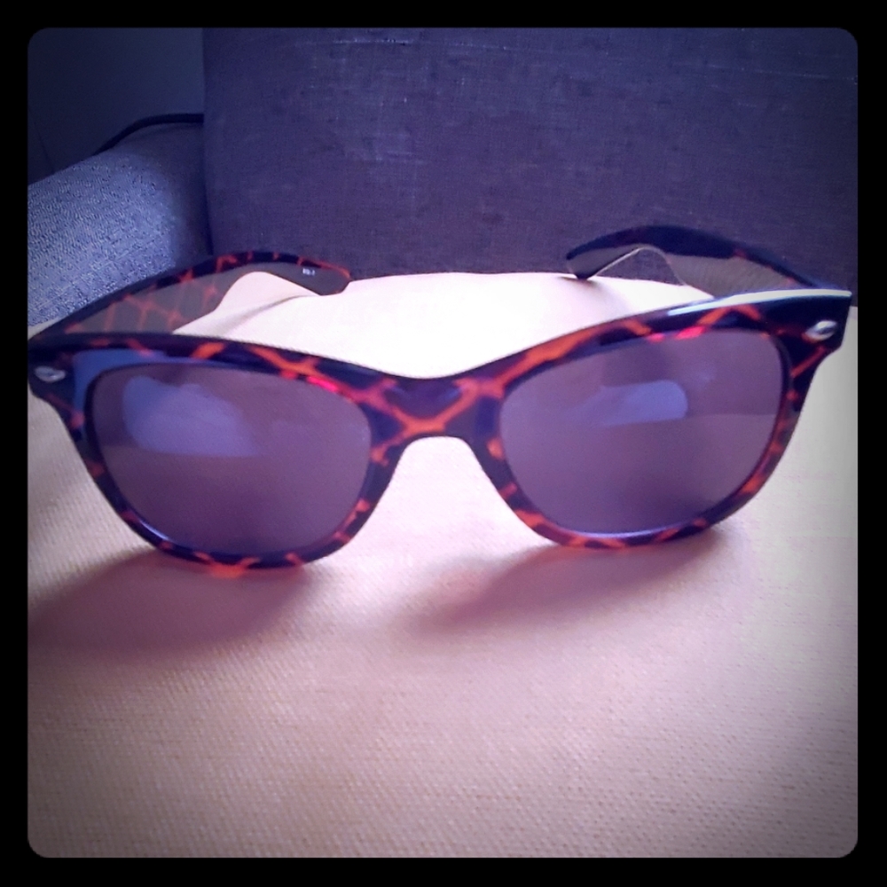 New without tag sunglasses
